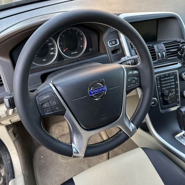 Lenkrad neu beziehen für Volvo XC60 mit Leder -Farben wählbar Lederlenkrad