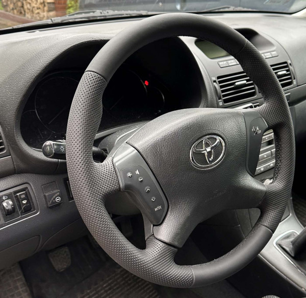 Lenkrad Neu Beziehen für Toyota Avensis 2 T25 2003–2008 mit Leder Farben wählbar